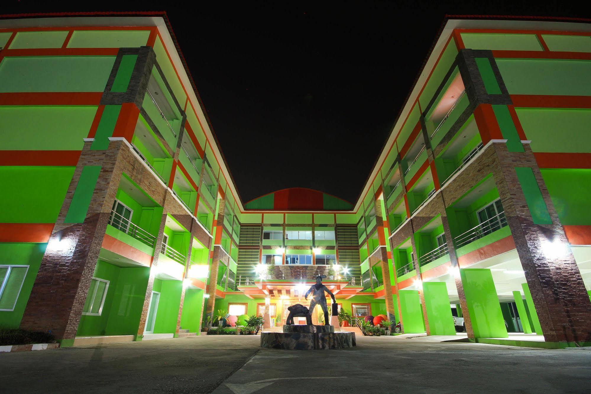 โรงแรมไฮโซเพลส อุดรธานี ภายนอก รูปภาพ